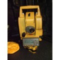 TOPCON GPT3003W TOTAL STATION
